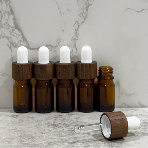 5mL Amber Glass Essential Oil Bottles with Ash Wood & White Tops ~ Pack of 5 - Picture 1 of 1